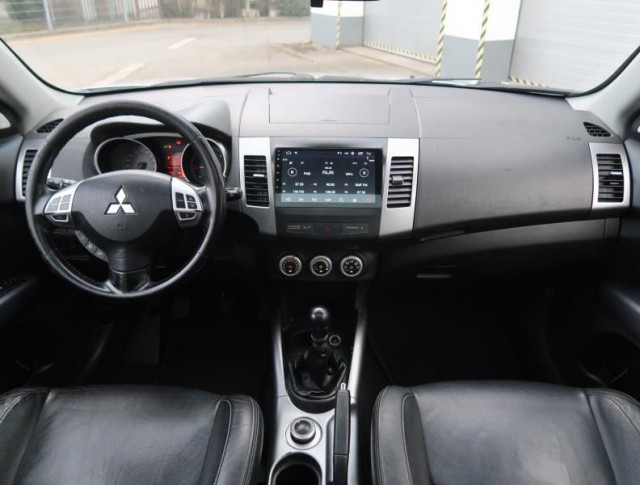 Mitsubishi Outlander  2.2 DI-D 