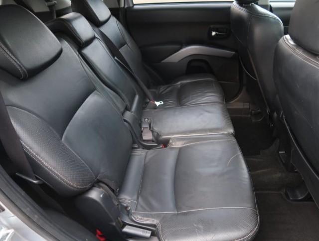 Mitsubishi Outlander  2.2 DI-D 