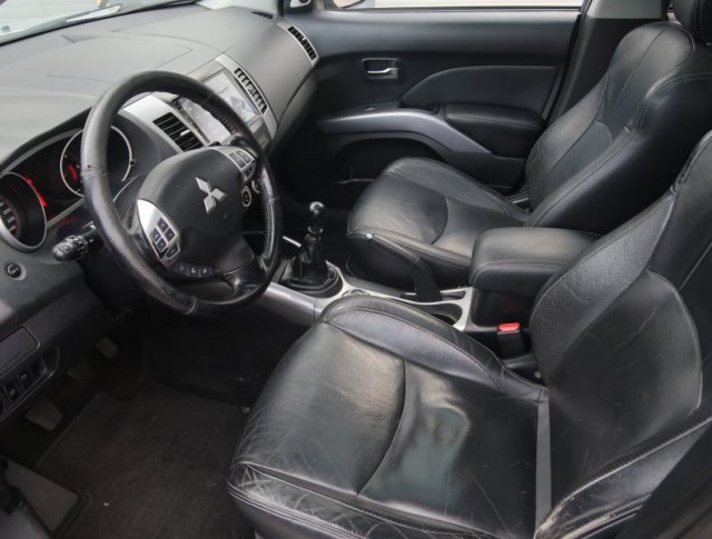 Mitsubishi Outlander  2.2 DI-D 