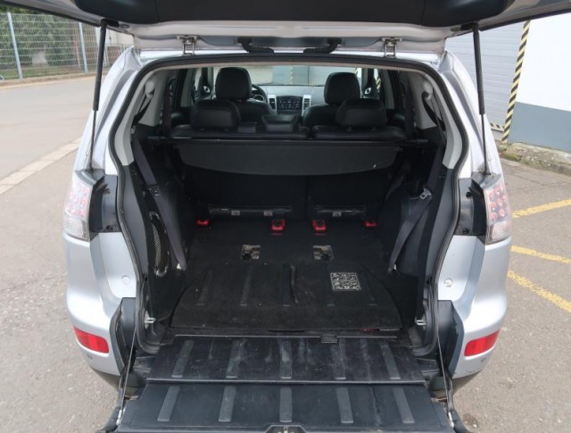 Mitsubishi Outlander  2.2 DI-D 