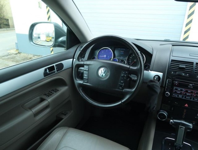 Volkswagen Touareg  3.0 V6 TDI 