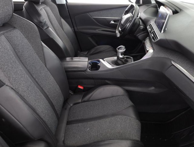 Peugeot 5008  PureTech 130 