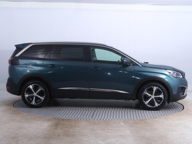 Peugeot 5008  1.6 BlueHDi Allure