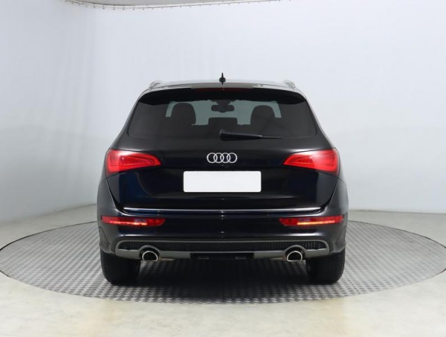Audi Q5  3.0 TDI S line