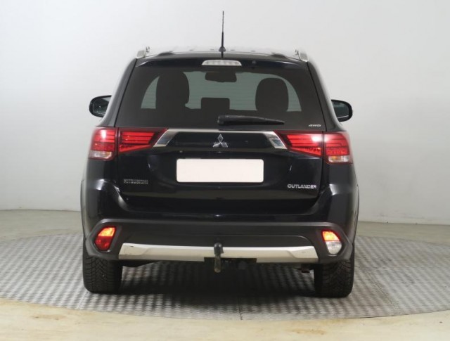 Mitsubishi Outlander  2.2 DI-D 