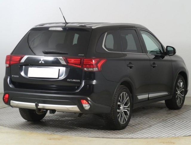 Mitsubishi Outlander  2.2 DI-D 