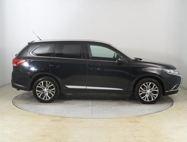 Mitsubishi Outlander  2.2 DI-D 