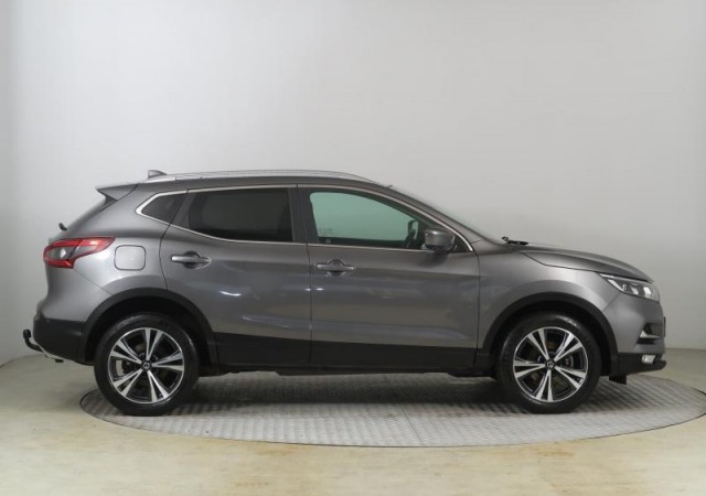 Nissan Qashqai  1.3 DIG-T Tekna