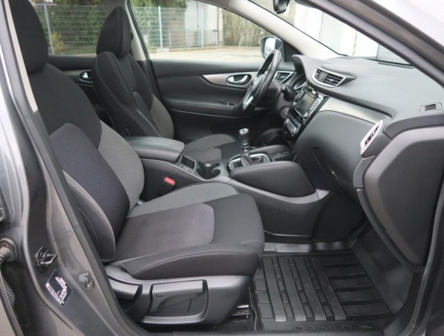Nissan Qashqai  1.3 DIG-T Tekna
