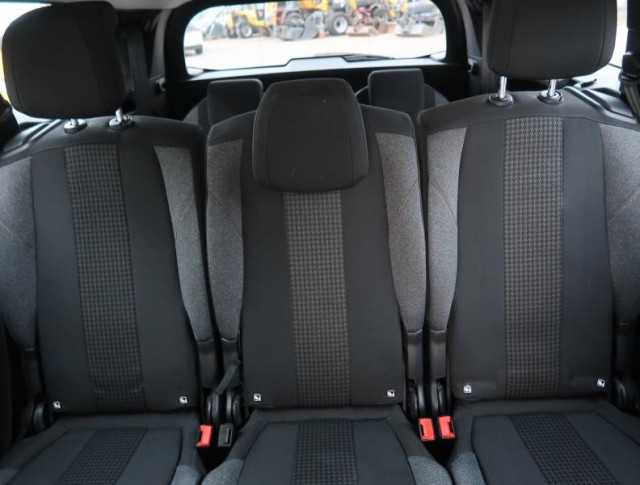 Peugeot 5008  1.5 BlueHDi 