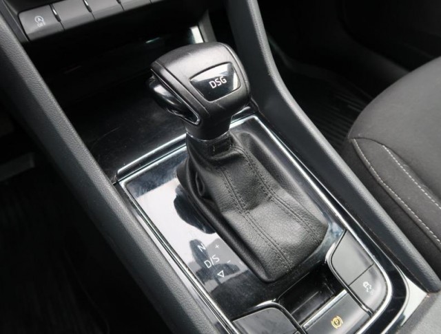 Škoda Karoq  1.5 TSI Ambition Plus