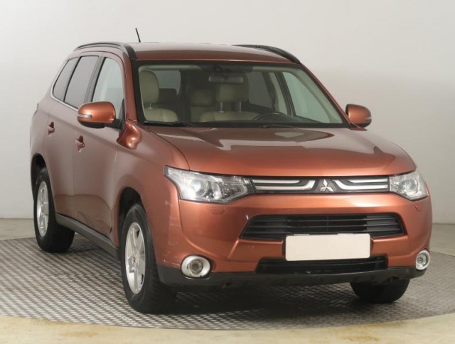Mitsubishi Outlander  2.2 DI-D 