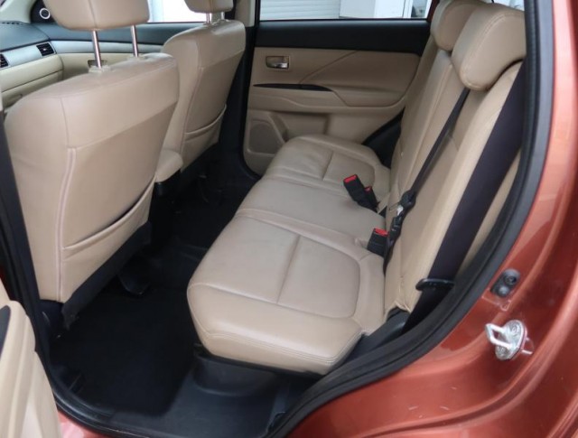 Mitsubishi Outlander  2.2 DI-D 