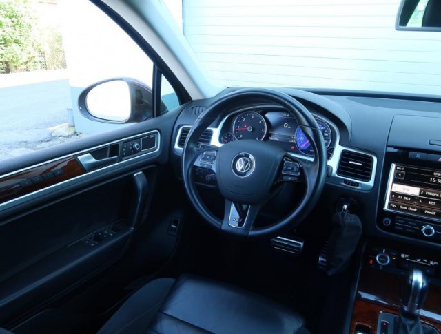 Volkswagen Touareg  3.0 TDI R-Line