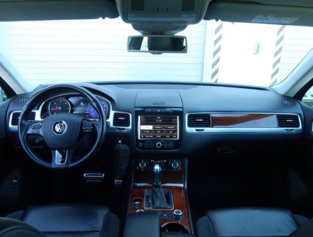 Volkswagen Touareg  3.0 TDI R-Line