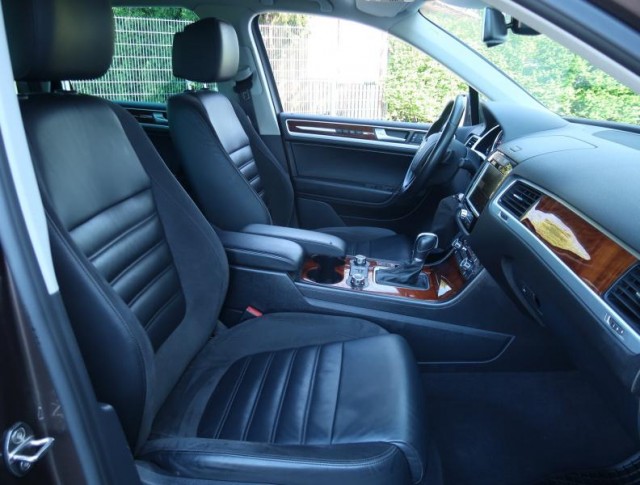 Volkswagen Touareg  3.0 TDI R-Line