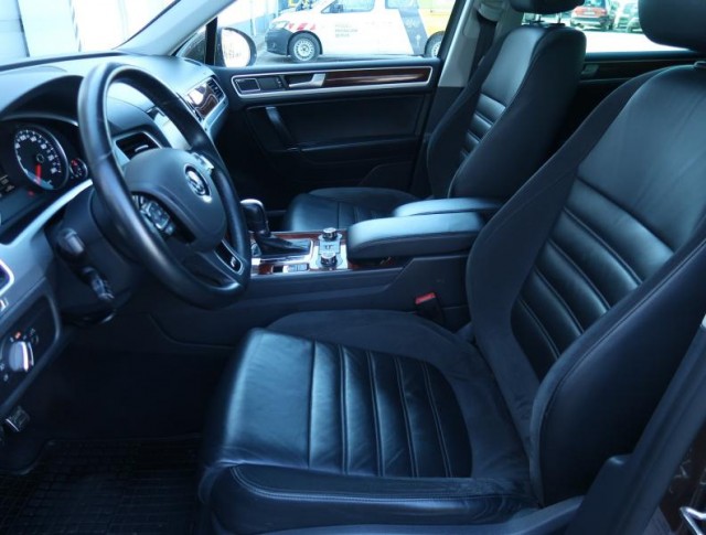 Volkswagen Touareg  3.0 TDI R-Line