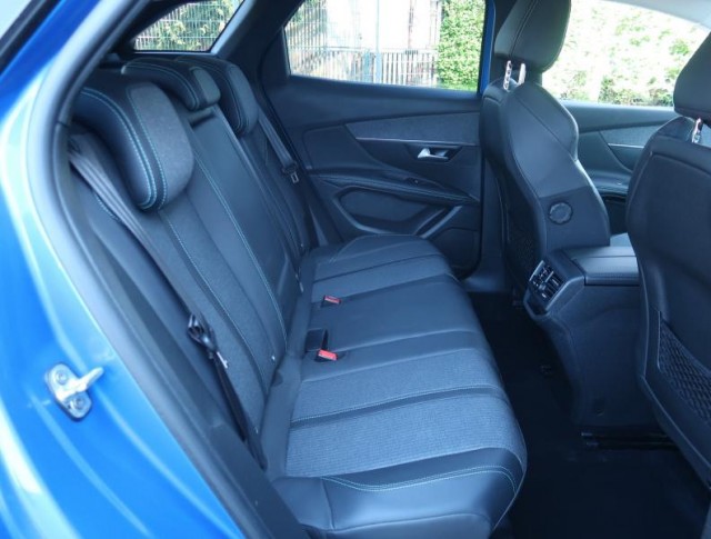 Peugeot 3008  1.2 PureTech Allure Pack