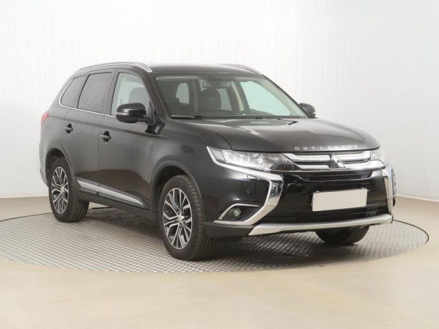 Mitsubishi Outlander  2.2 DI-D Intense