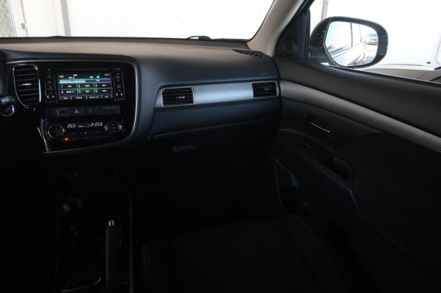 Mitsubishi Outlander  2.2 DI-D Intense