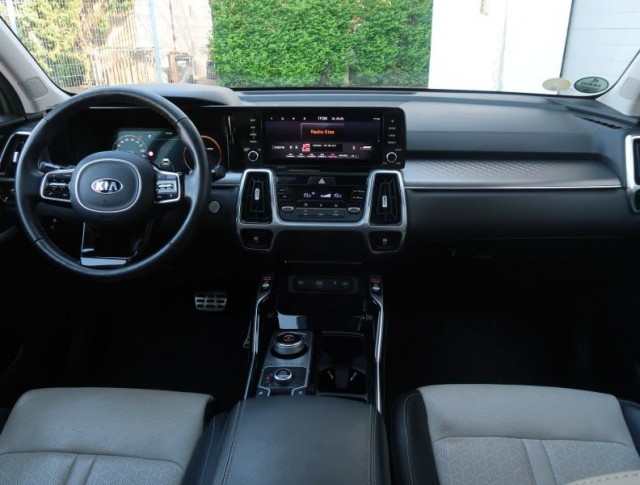 Kia Sorento  2.2 CRDi 
