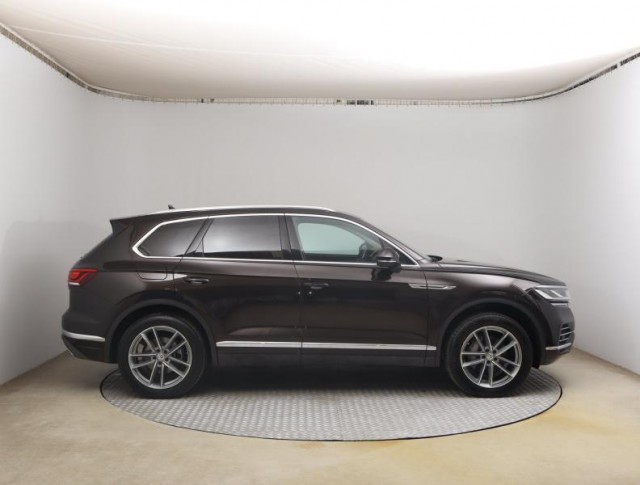 Volkswagen Touareg  3.0 TDI 