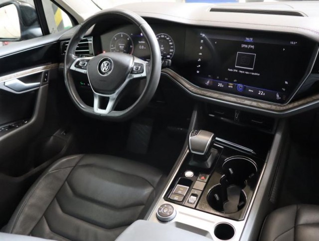 Volkswagen Touareg  3.0 TDI 