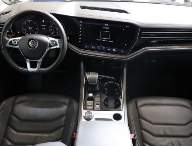 Volkswagen Touareg  3.0 TDI 