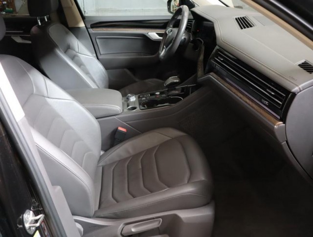 Volkswagen Touareg  3.0 TDI 