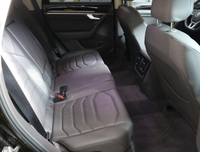 Volkswagen Touareg  3.0 TDI 