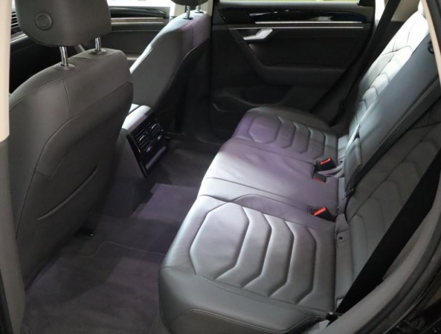 Volkswagen Touareg  3.0 TDI 