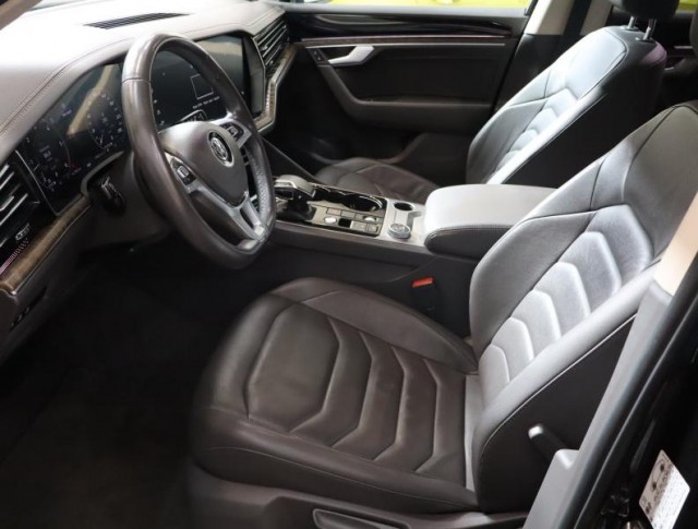 Volkswagen Touareg  3.0 TDI 