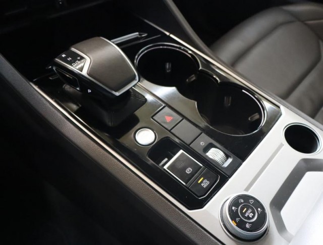 Volkswagen Touareg  3.0 TDI 