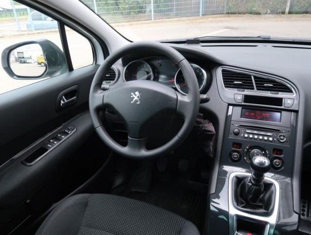 Peugeot 5008  1.6 HDi 