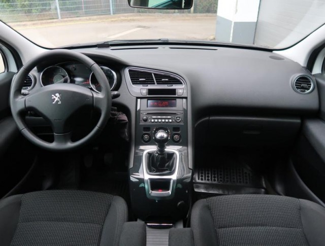 Peugeot 5008  1.6 HDi 