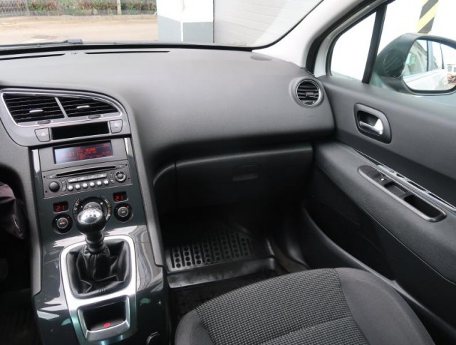 Peugeot 5008  1.6 HDi 