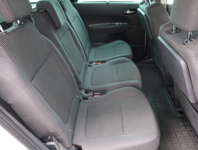 Peugeot 5008  1.6 HDi 