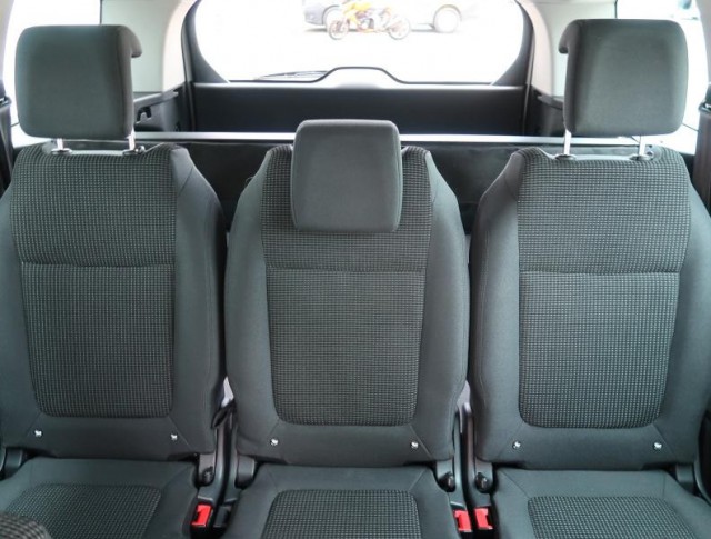 Peugeot 5008  1.6 HDi 