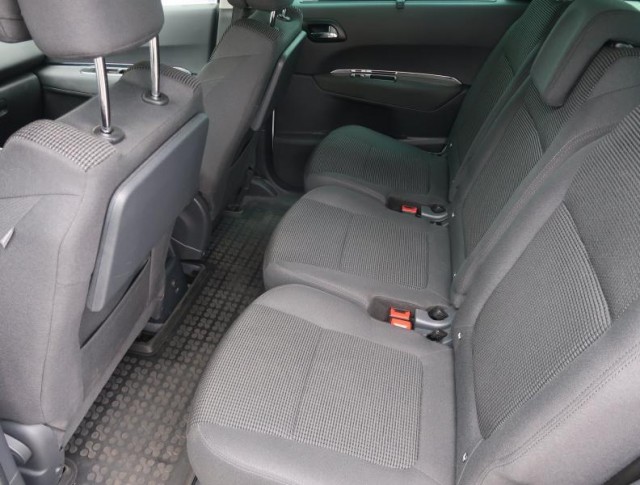 Peugeot 5008  1.6 HDi 