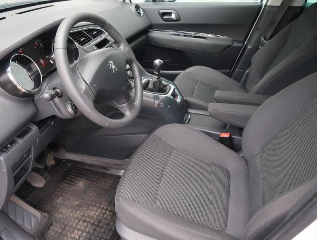 Peugeot 5008  1.6 HDi 