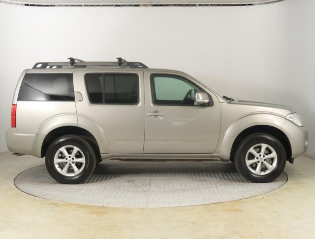 Nissan Pathfinder  2.5 dCi 