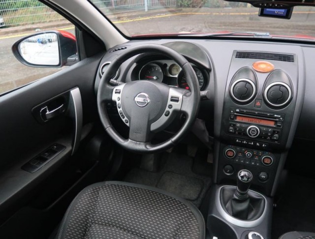 Nissan Qashqai  2.0 