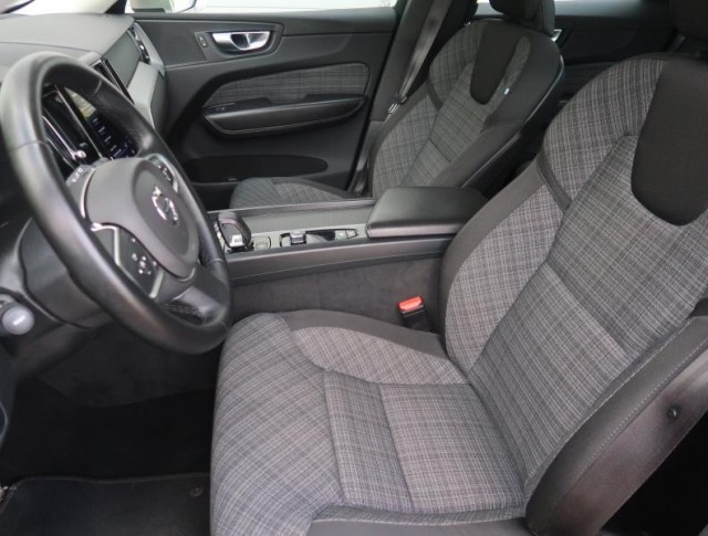 Volvo XC60  B4 AWD 