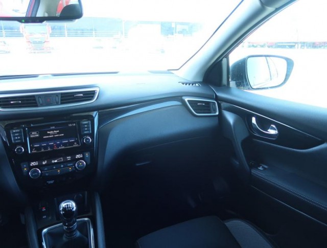 Nissan Qashqai  1.3 DIG-T 