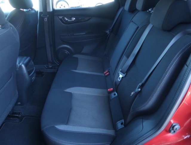 Nissan Qashqai  1.3 DIG-T 