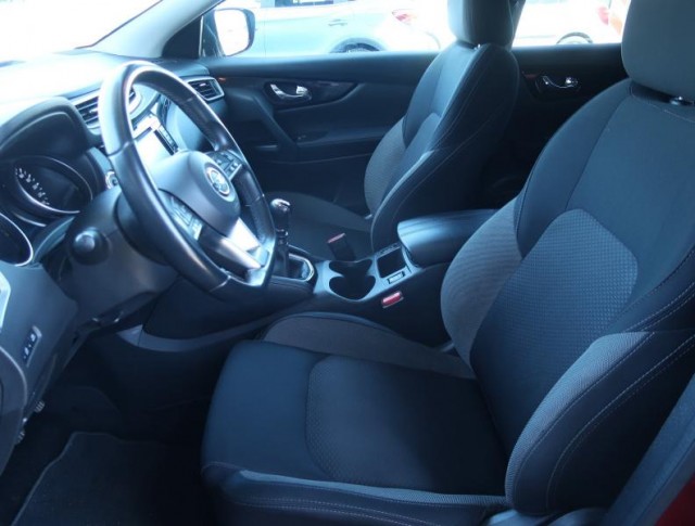 Nissan Qashqai  1.3 DIG-T 