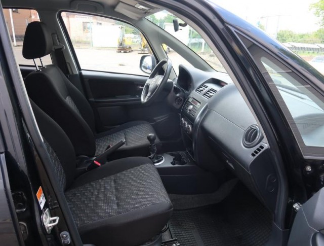 Suzuki SX4  1.6 VVT Comfort