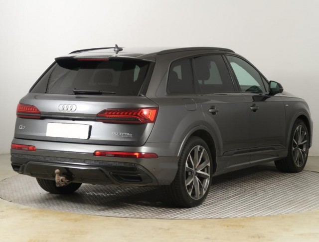 Audi Q7  55 TFSI S-Line