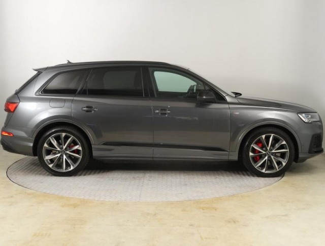 Audi Q7  55 TFSI S-Line