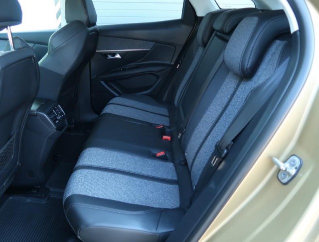 Peugeot 3008  1.6 BlueHDi Allure